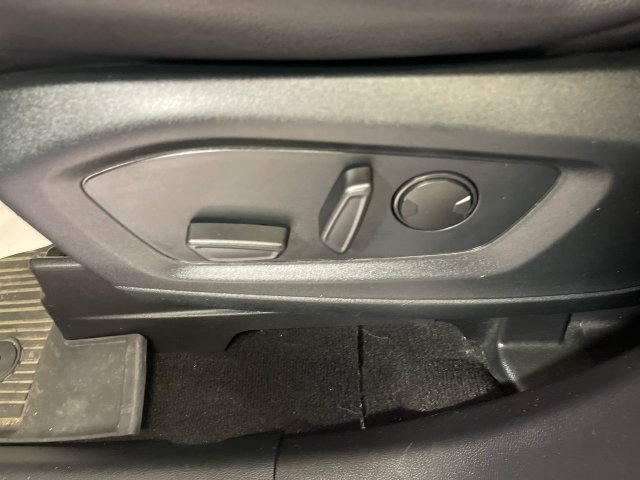 Used 2020 Ford Explorer XLT w/ Equipment Group 202A AWD/4WD image 13