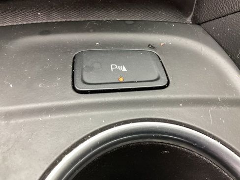Used 2024 Chevrolet Equinox LT w/ LPO, Floor Liner Package FWD image 37