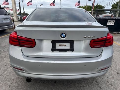 Used 2016 BMW 320i Sedan RWD image 4