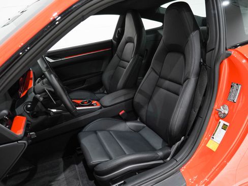 Used 2021 Porsche 911 Carrera RWD image 9