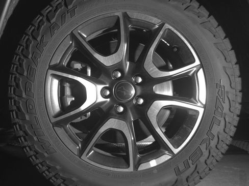 Used 2025 Jeep Compass Trailhawk AWD/4WD image 12