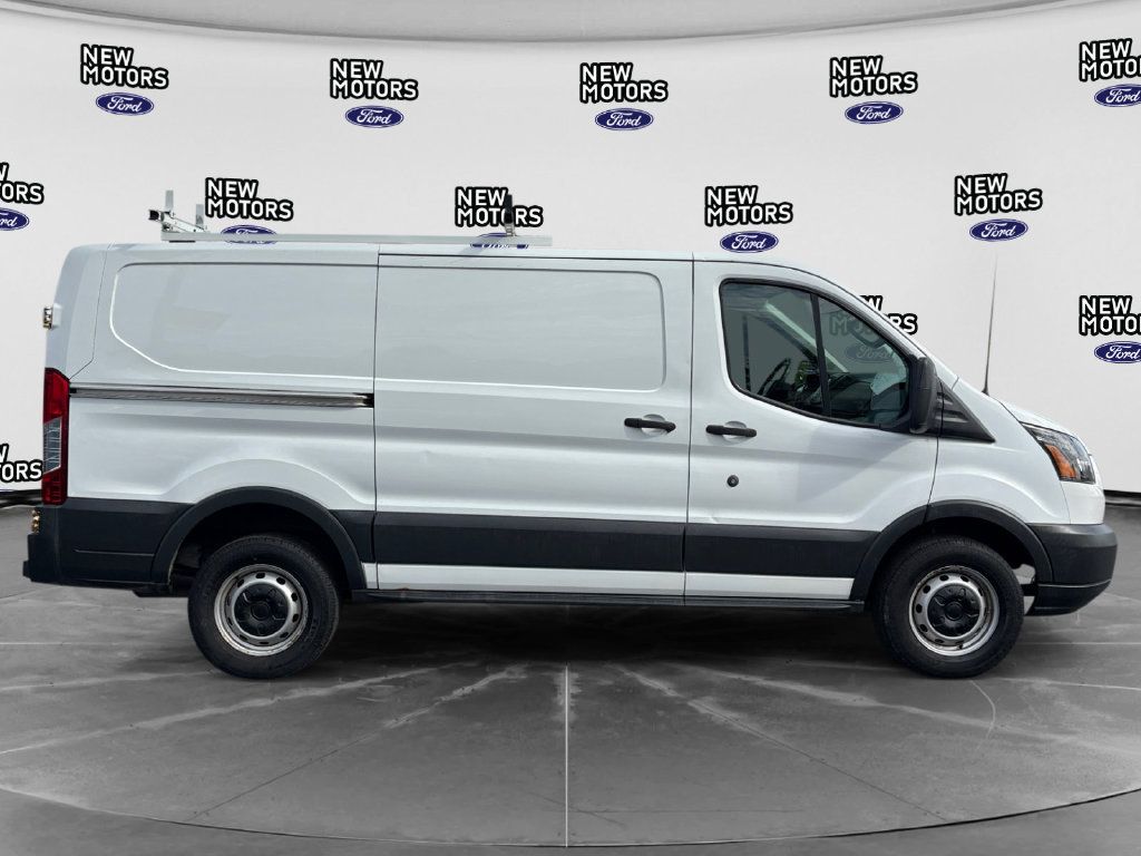 Used 2017 Ford Transit 250 130 Low Roof RWD image 7