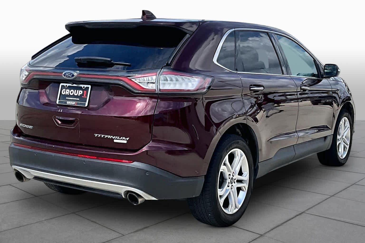 Used 2018 Ford Edge Titanium w/ Equipment Group 302A FWD image 11
