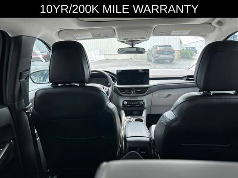 Used 2025 Ford Escape SE FWD image 6