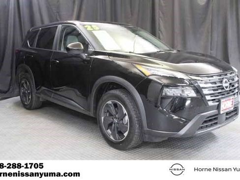 Used 2025 Nissan Rogue SV image 1
