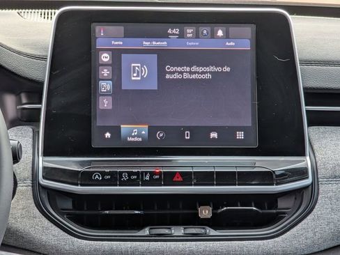 Used 2022 Jeep Compass Latitude image 15