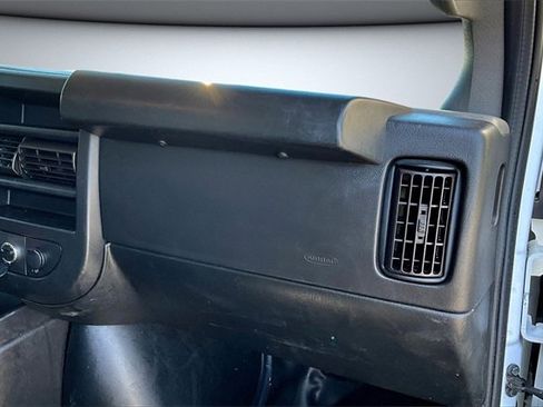 Used 2022 Chevrolet Express 3500 Extended w/ Driver Convenience Package image 21