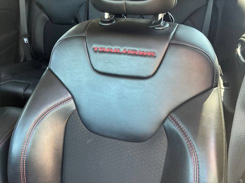 Used 2021 Jeep Cherokee Trailhawk w/ Trailer Tow Group AWD/4WD image 7