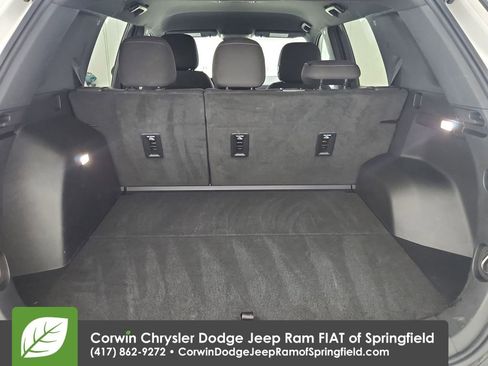 Used 2025 Chevrolet Equinox LT FWD image 30