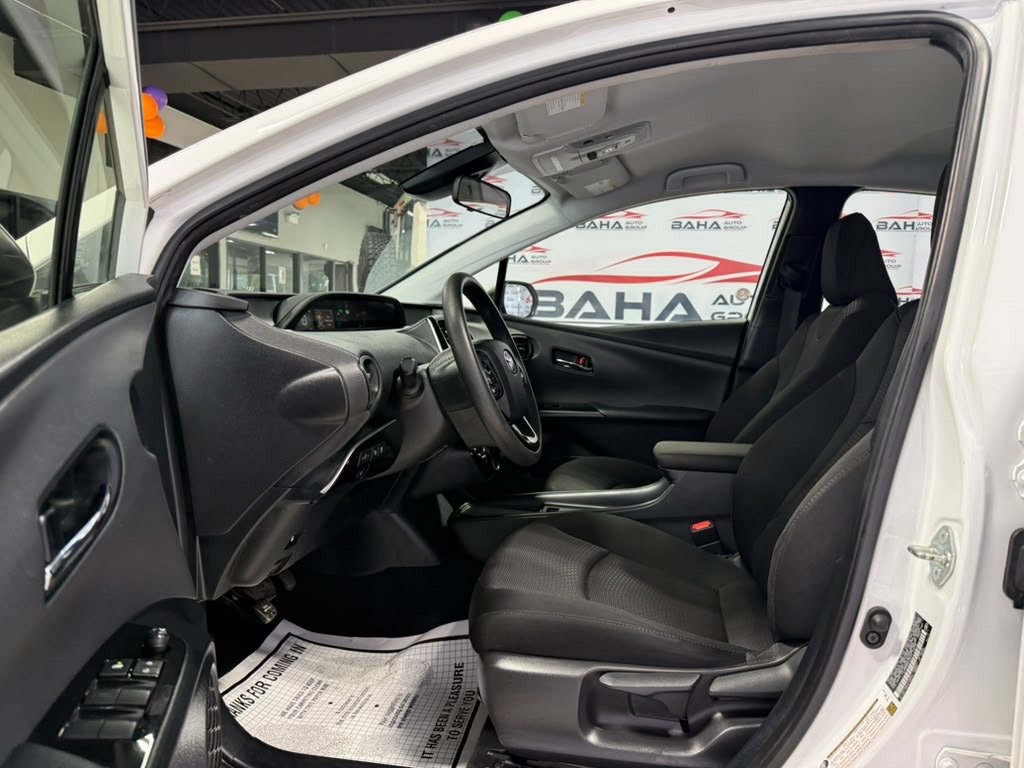 Used 2022 Toyota Prius LE FWD image 27