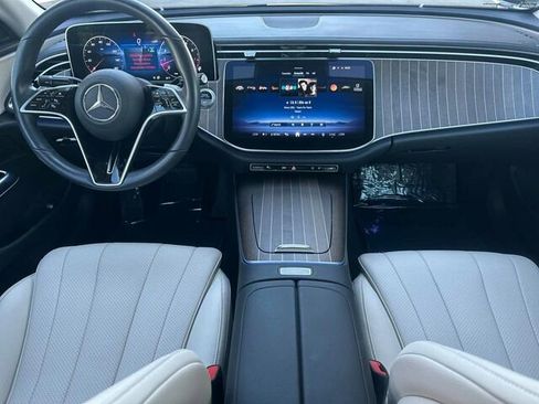 Used 2025 Mercedes-Benz E 350 Sedan image 17