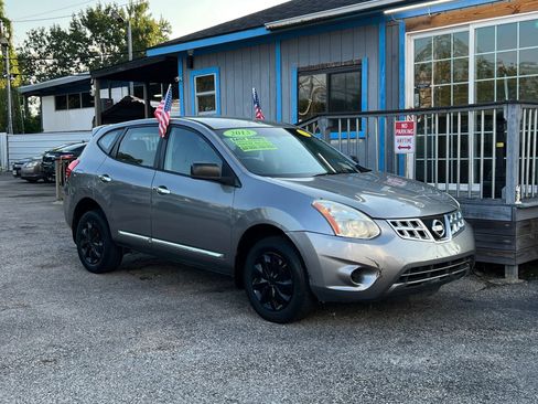 Used 2013 Nissan Rogue S image 4