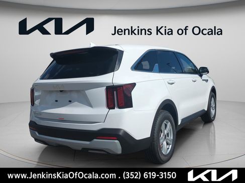 New 2026 Kia Sorento LX FWD image 3