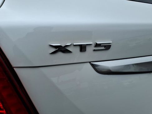 Used 2019 Cadillac XT5 Luxury image 31