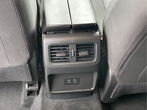 Used 2023 Nissan Rogue SV AWD/4WD image 16