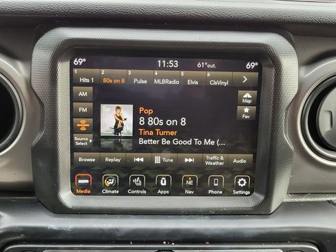 Used 2022 Jeep Wrangler Unlimited Sport image 18