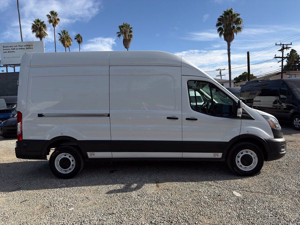 Used 2022 Ford E-Transit 148 High Roof w/ Load Area Protection Package RWD image 4