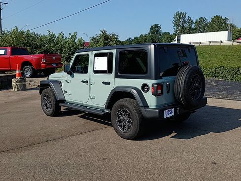 Used 2024 Jeep Wrangler Unlimited Sport AWD/4WD image 5