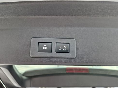 Used 2023 Subaru Ascent Limited w/ Technology Package AWD/4WD image 11
