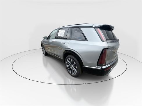 Used 2026 Cadillac Vistiq Sport image 6