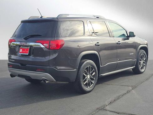 Used 2018 GMC Acadia SLT image 3