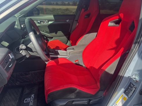 Used 2025 Honda Civic Type R image 8