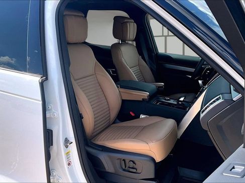 Certified 2026 Land Rover Discovery Limited Edition AWD/4WD image 7