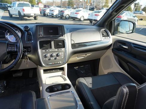 Used 2020 Dodge Grand Caravan SXT w/ Rear Park Assist Package FWD image 20
