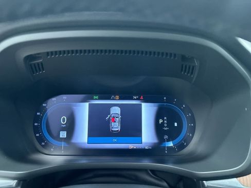 Used 2023 Volvo XC60 B5 Plus image 22