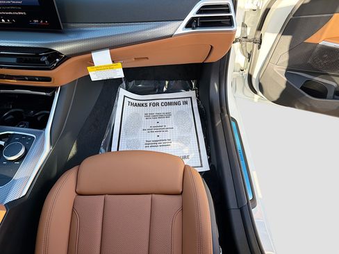 Used 2026 BMW 330i Sedan w/ Parking Assistance Package RWD image 17