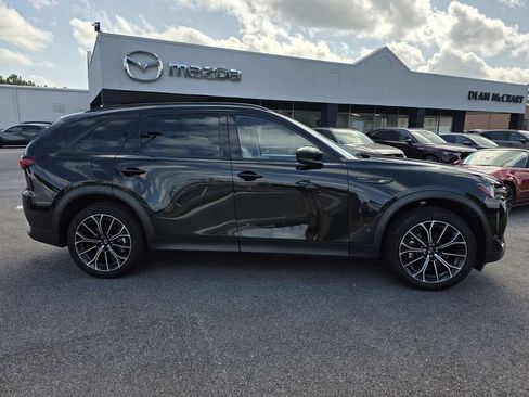 Certified 2025 MAZDA CX-70 Plug-In Hybrid w/ Premium Pkg AWD/4WD image 2