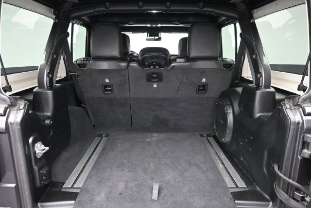 Used 2021 Jeep Wrangler Unlimited Rubicon AWD/4WD image 36