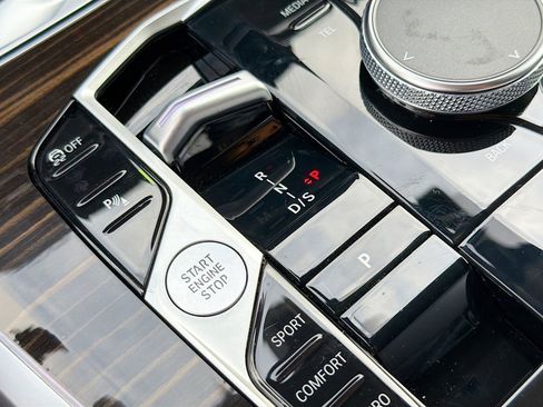 Certified 2024 BMW X7 xDrive40i image 32