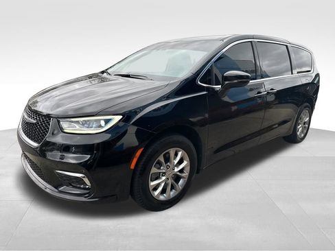 Used 2024 Chrysler Pacifica Touring-L AWD/4WD image 5