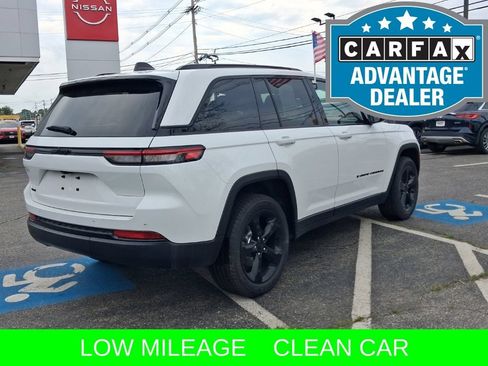 Used 2023 Jeep Grand Cherokee Altitude AWD/4WD image 6
