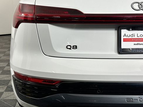 Used 2024 Audi Q8 e-tron Premium Plus w/ Premium Plus Package image 16