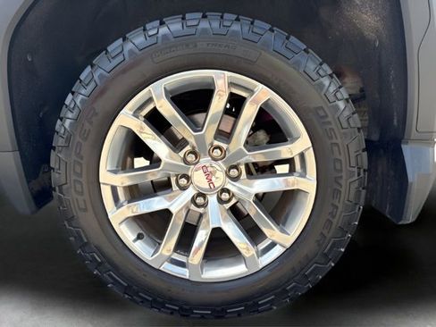 Used 2019 GMC Sierra 1500 SLT w/ X31 Off-Road Package AWD/4WD image 7