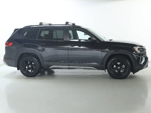 Certified 2024 Volkswagen Atlas Peak Edition SE AWD/4WD image 11