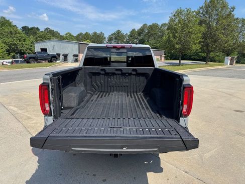 Used 2025 GMC Sierra 1500 Denali Ultimate AWD/4WD image 5