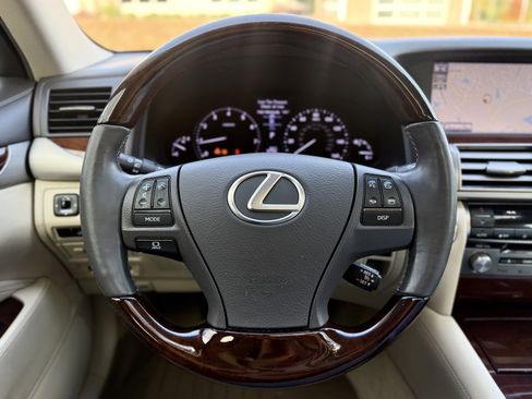 Used 2014 Lexus LS 460 image 24