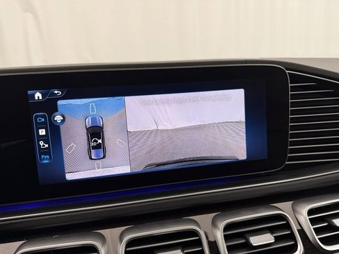 Used 2025 Mercedes-Benz GLS 450 4MATIC image 37