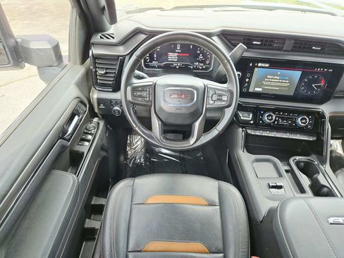 Used 2025 GMC Sierra 2500 AT4 w/ AT4 Premium Plus Package AWD/4WD image 11