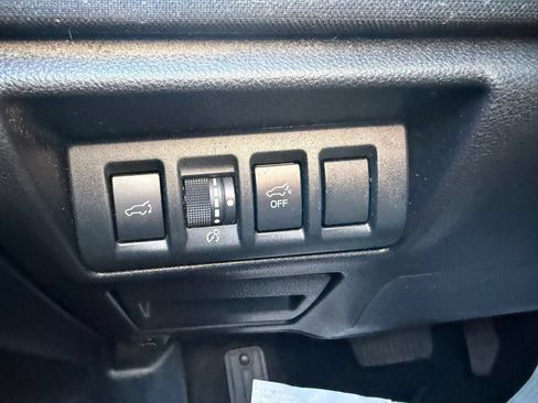 Used 2024 Subaru Outback Premium AWD/4WD image 17