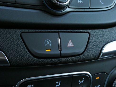 Used 2024 Chevrolet Equinox LT image 14