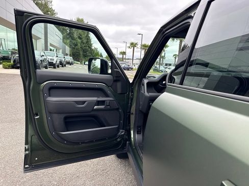 New 2026 Land Rover Defender 110 X-Dynamic SE AWD/4WD image 10