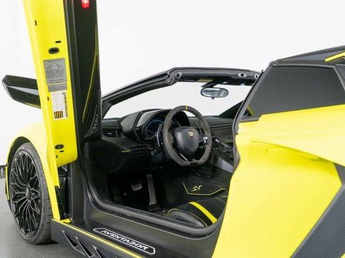 Used 2017 Lamborghini Aventador LP 750-4 Superveloce image 14