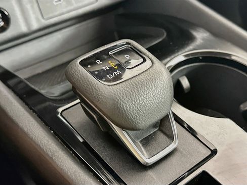 Used 2025 Nissan Rogue SV AWD/4WD image 24