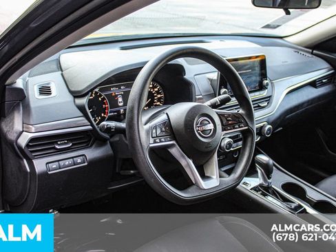 Used 2025 Nissan Altima 2.5 SV FWD image 22