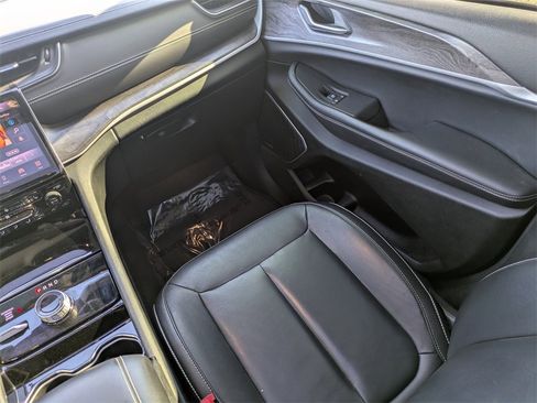 Used 2022 Jeep Grand Cherokee L Limited w/ Trailer Tow Group (B) image 18