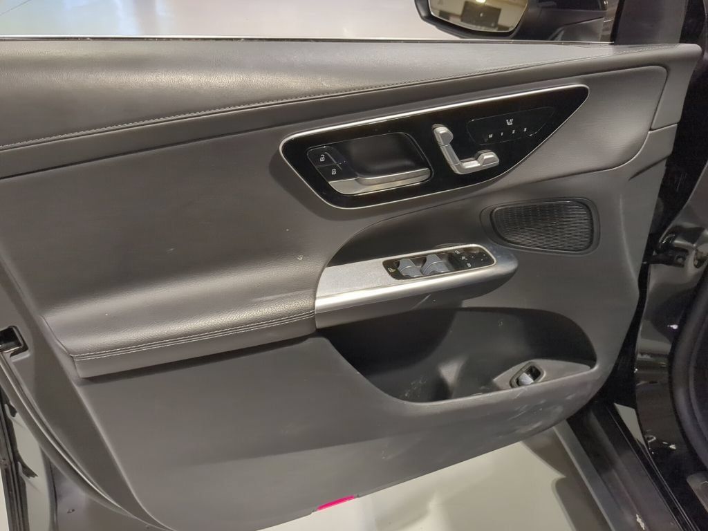 Used 2023 Mercedes-Benz GLC 300 4MATIC image 14